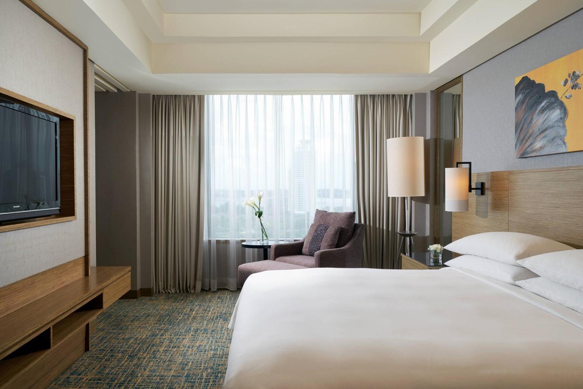 Renaissance Johor Bahru Hotel Экстерьер фото Deluxe Room